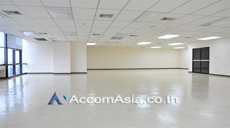  1  Office Space For Rent in Sukhumvit ,Bangkok MRT Khlong Toei - BTS Phrom Phong at Sirinrat Building AA13588